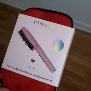 Mini straightening brush